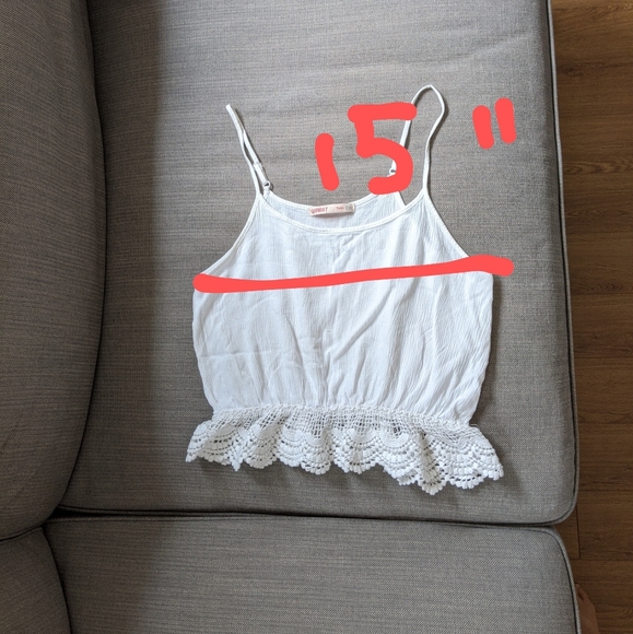 White top. - Picture 2 of 4